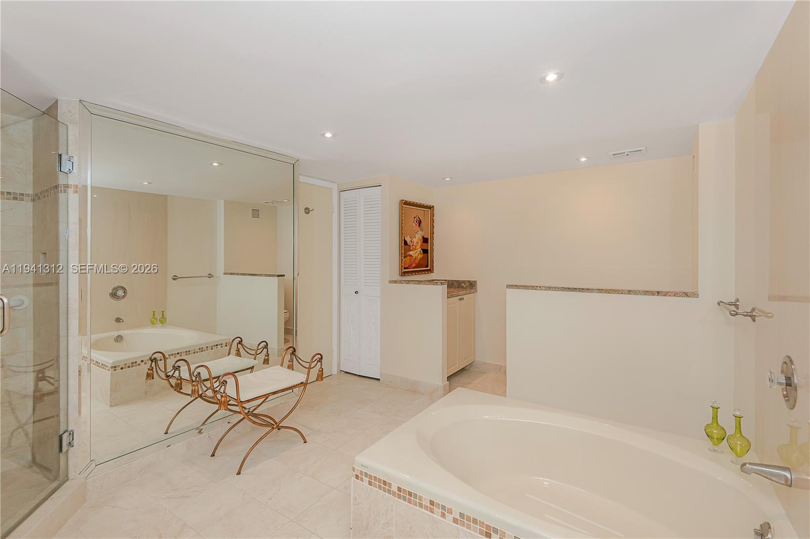 AQUARIUS CONDO - Residential