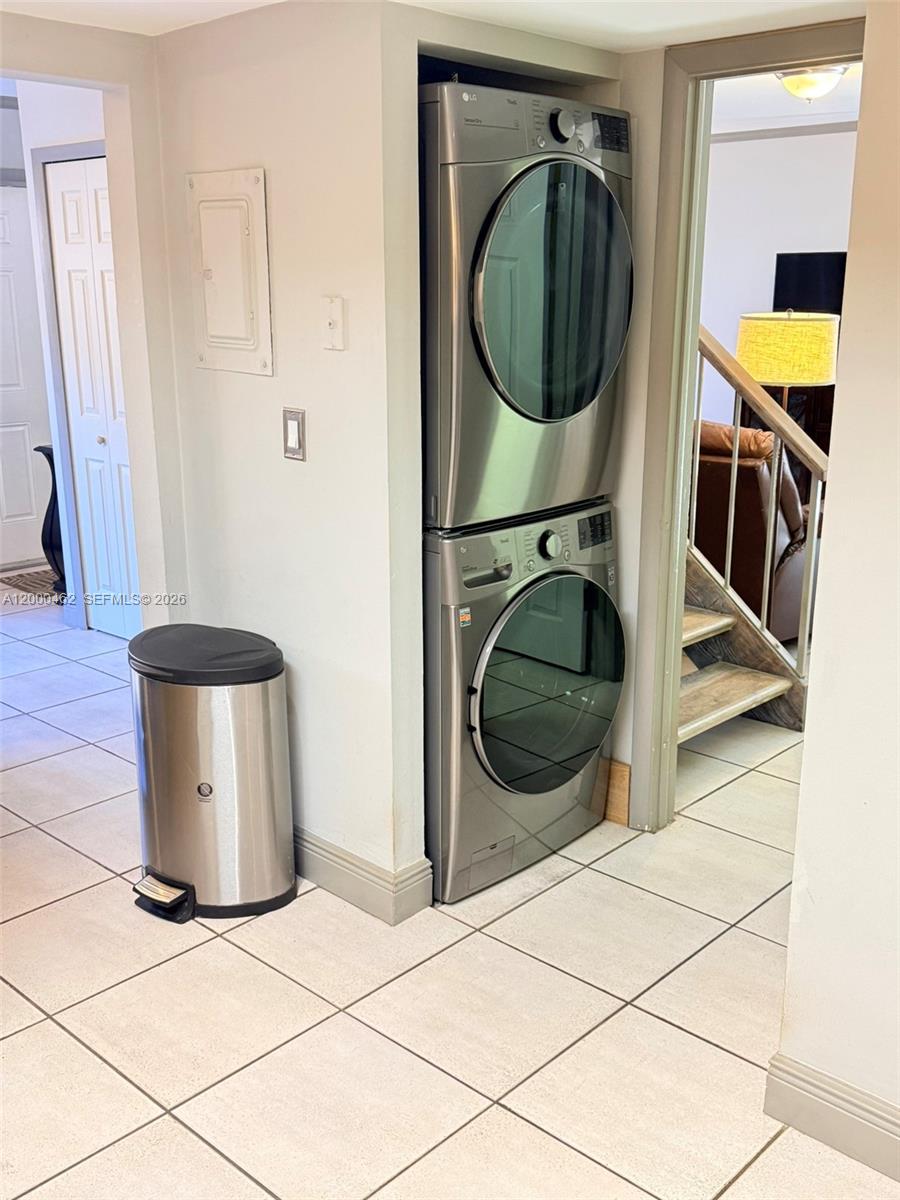 SNAPPER VILLAGE PHASE I S - Residential Lease