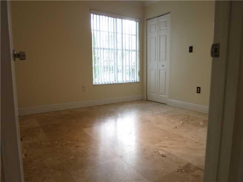 PATIO HOMES OF DORAL PINE - Residential