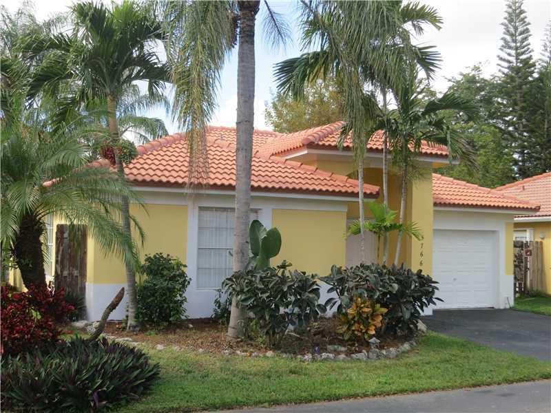 PATIO HOMES OF DORAL PINE - Residential