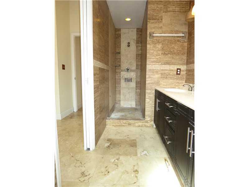 PATIO HOMES OF DORAL PINE - Residential