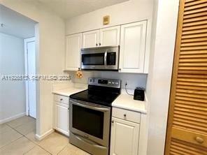 SHERIDAN EAST CONDO BLDG - Residential Lease