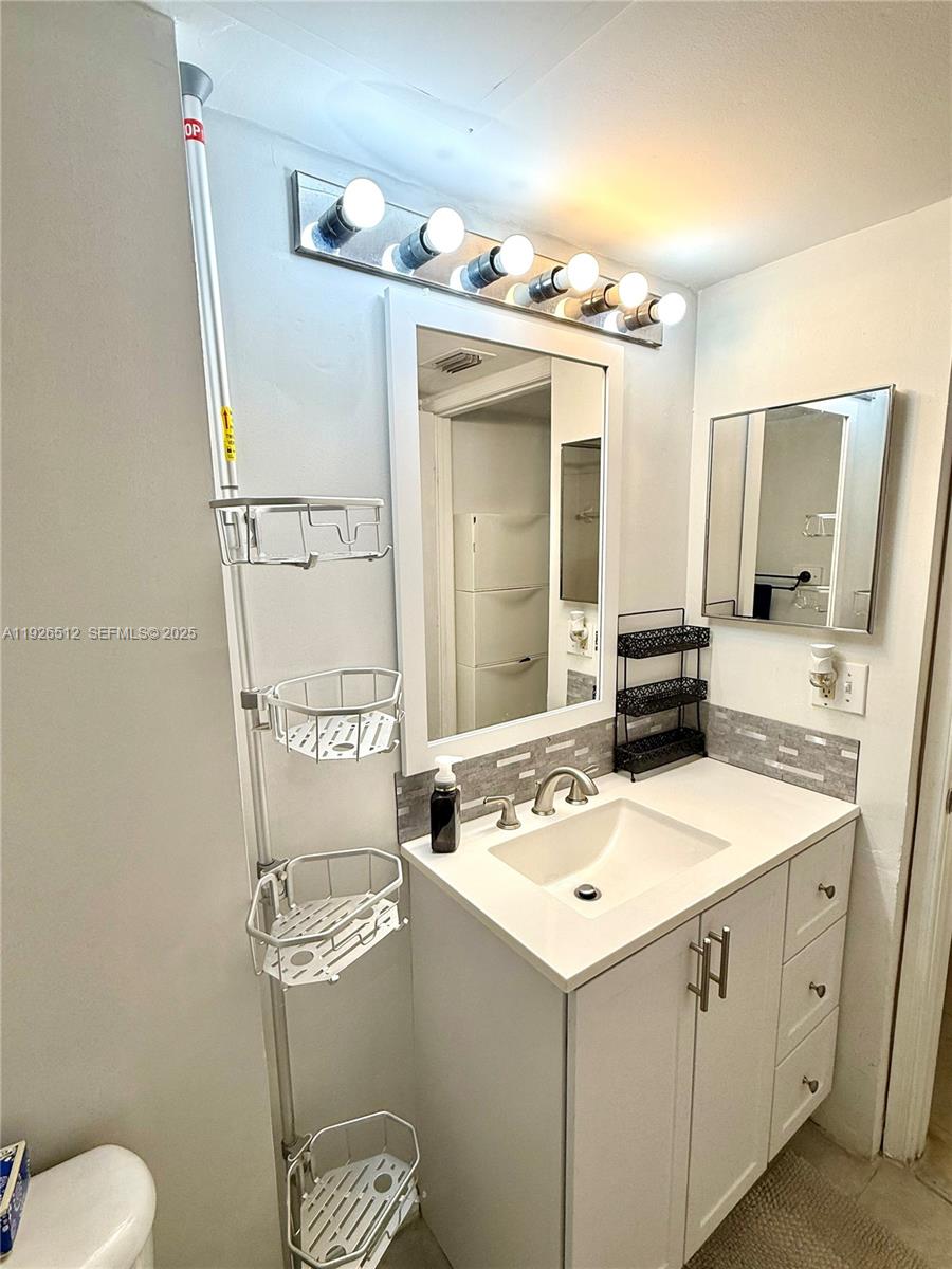 SHERIDAN EAST CONDO BLDG - Residential Lease