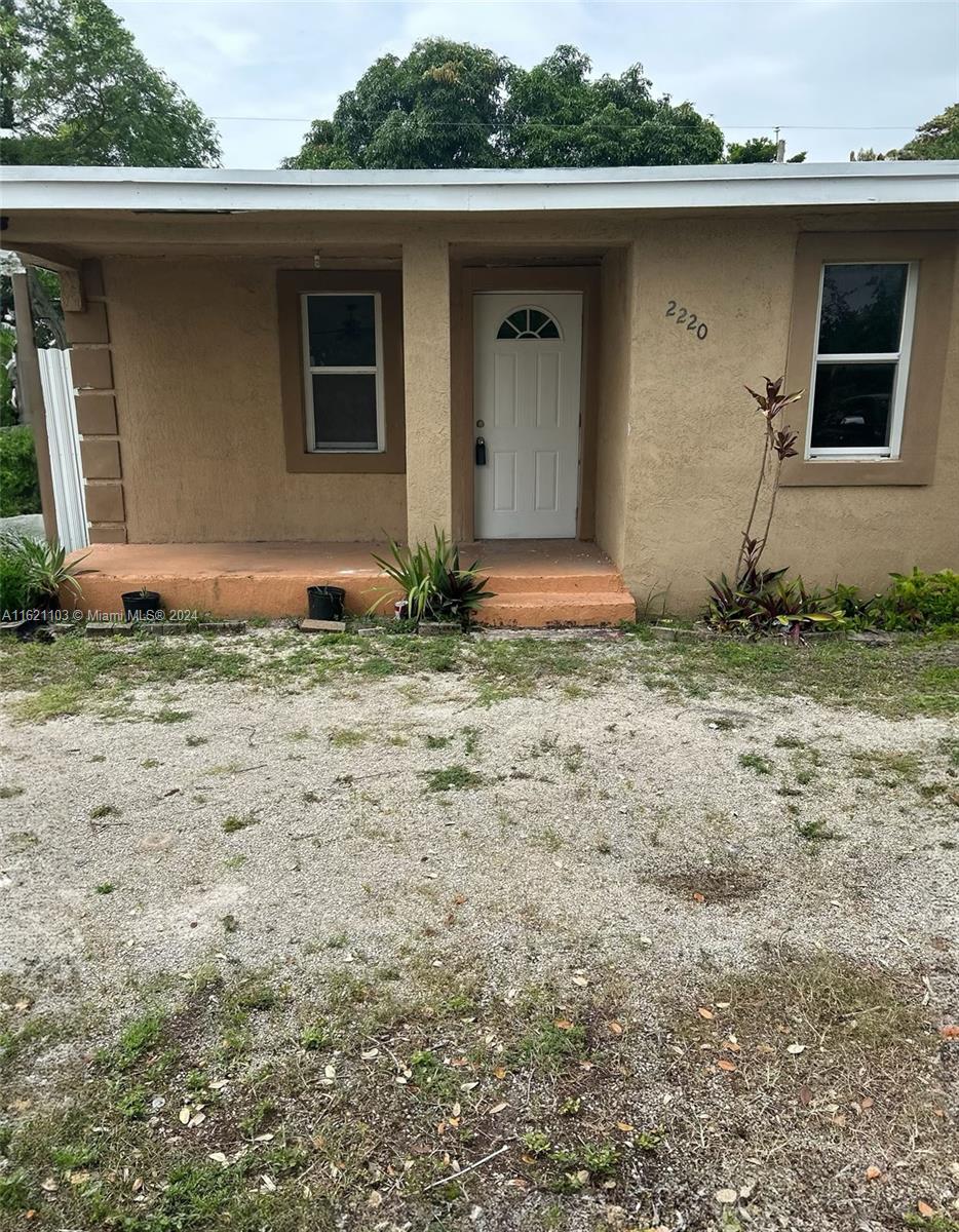Quiet neighborhood, convenient to transportation and major roadways. Newer roof and central a/c.