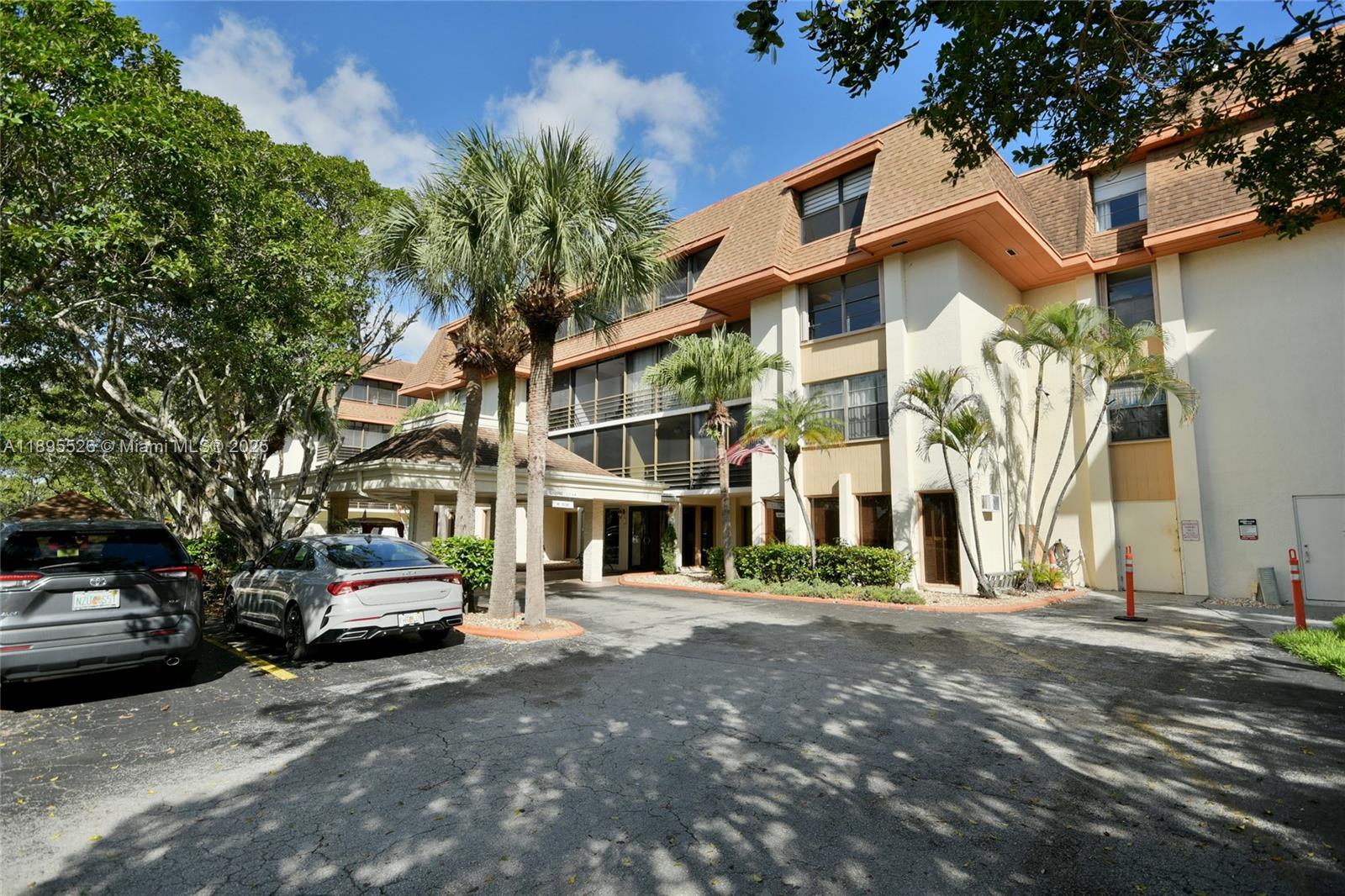 CEDAR GLENN CONDO APTS EA - Residential
