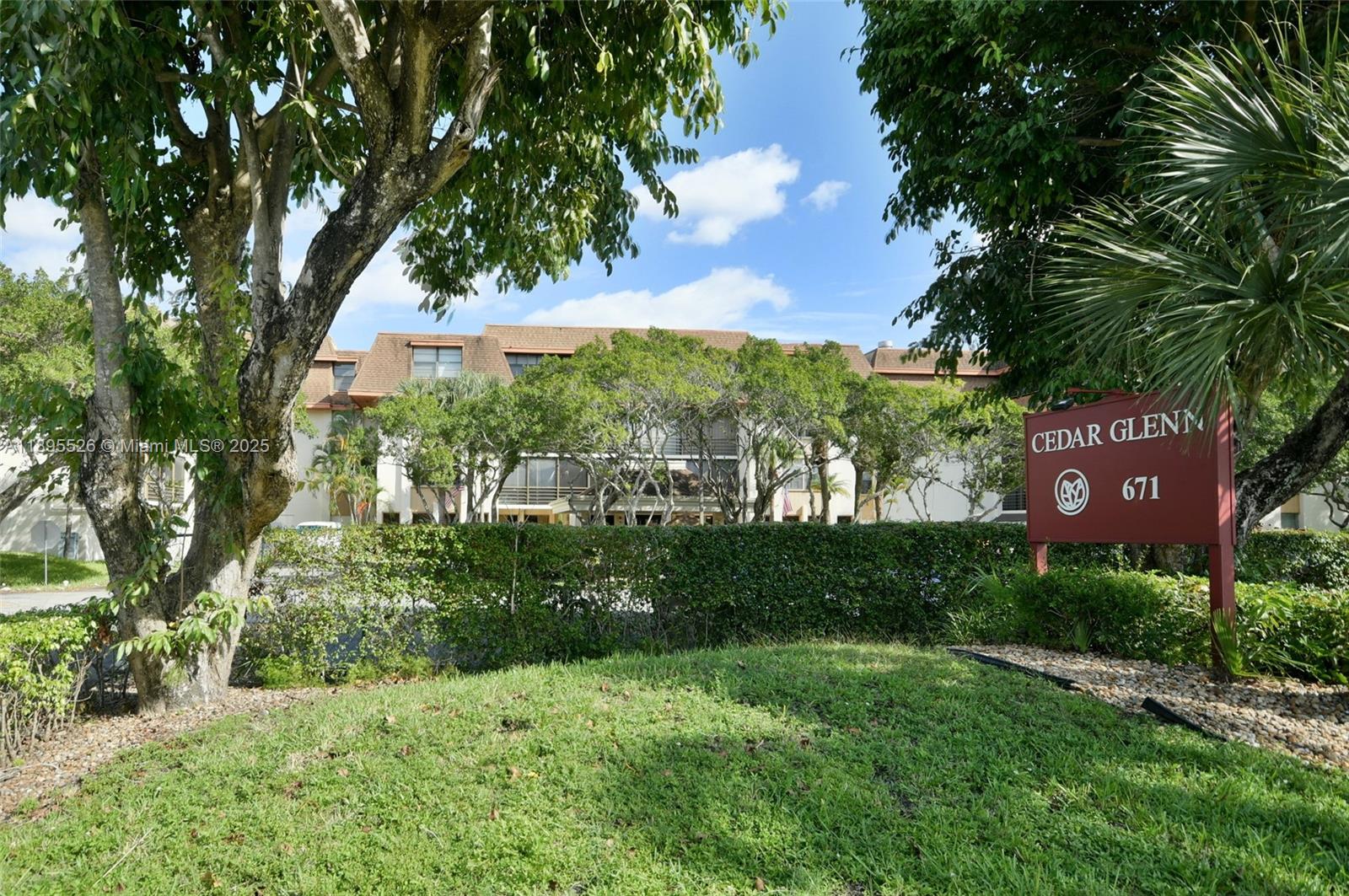 CEDAR GLENN CONDO APTS EA - Residential