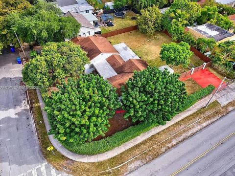 Tiny photo for 435 SW 33rd Ave, Miami, FL 33135 (MLS # A12027120)