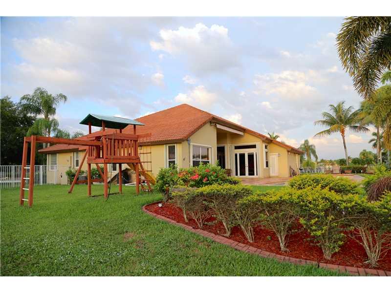 STONERIDGE LAKE ESTATES P - Residential