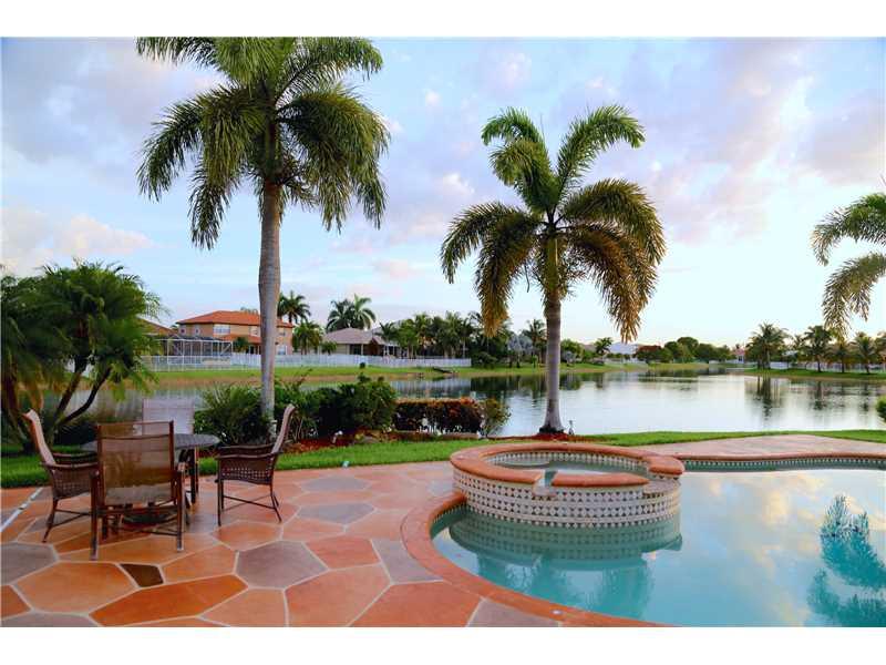 STONERIDGE LAKE ESTATES P - Residential
