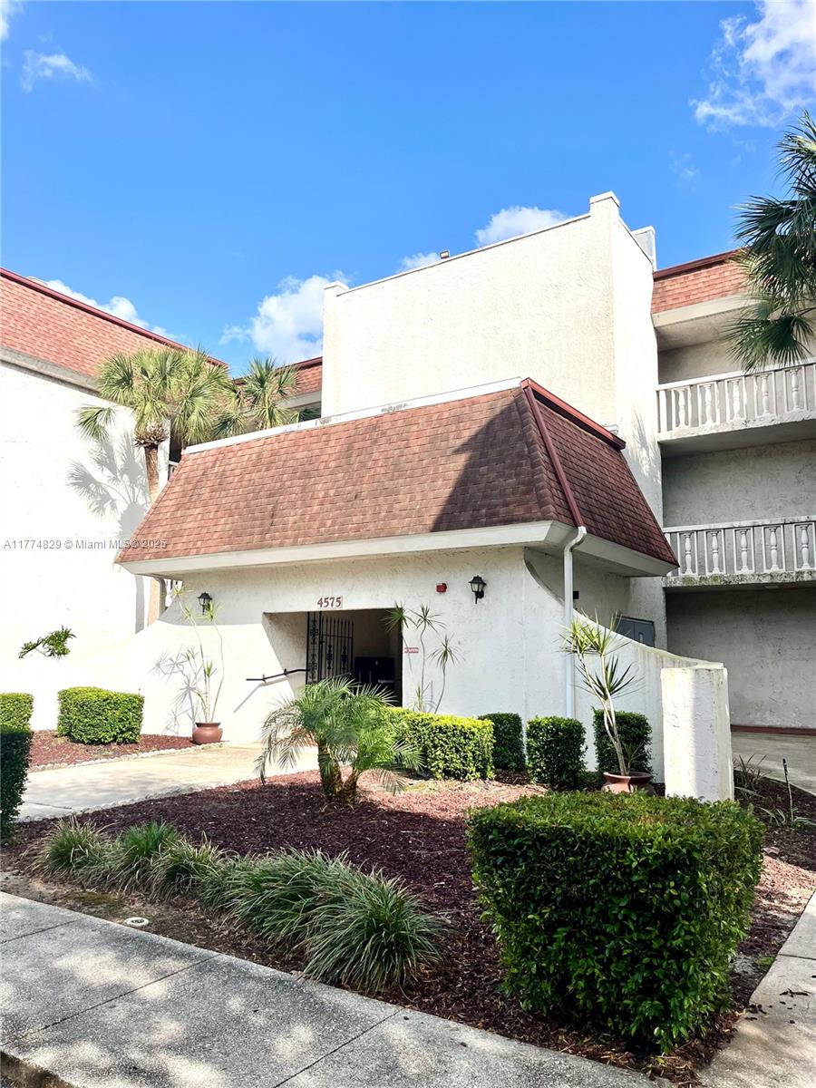 Stunning LAKE VIEW in exclusive Gated Community ! This amazing apartment on 3rd floor, 2 Beds/2 Baths, 1248 square foot . Renovated, Granite counter tops, Wood floors throughout, eat- in space in the kitchen, fresh paint, ceiling fans and blinds, updated baths.There is a laundry closet off the eat in kitchen space with a stack washer/dryer unit. The building has elevator and trash chute. Community pool, Located in a quiet area in the heart of Orlando, FL, near to Millenia Mall, Downtown Orlando, I-4, Cosco, super markets, shopping stores and much more!. Centrally located.