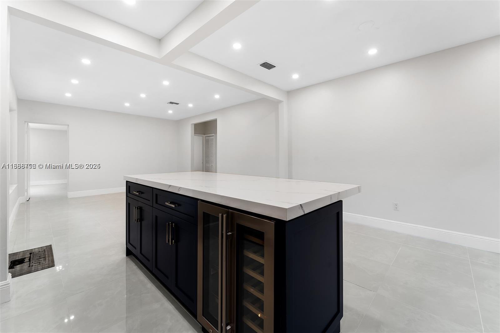 555 SW 51st Ave 0