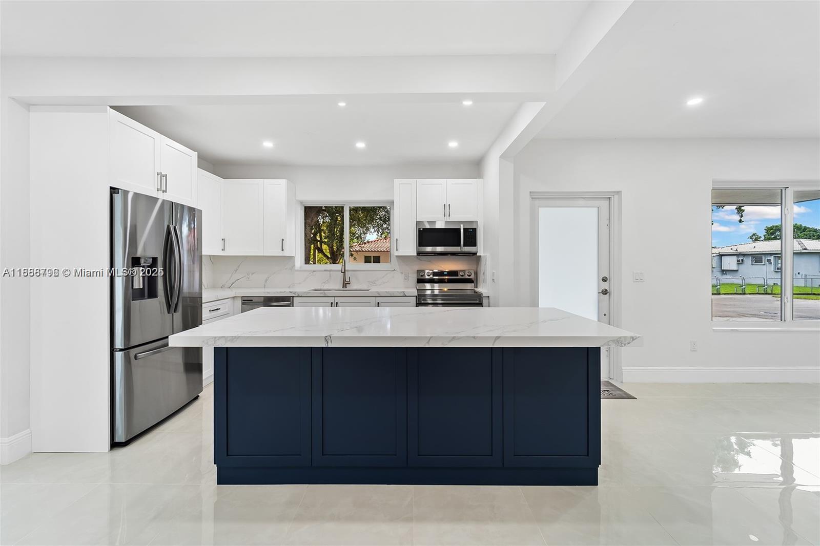 555 SW 51st Ave 0