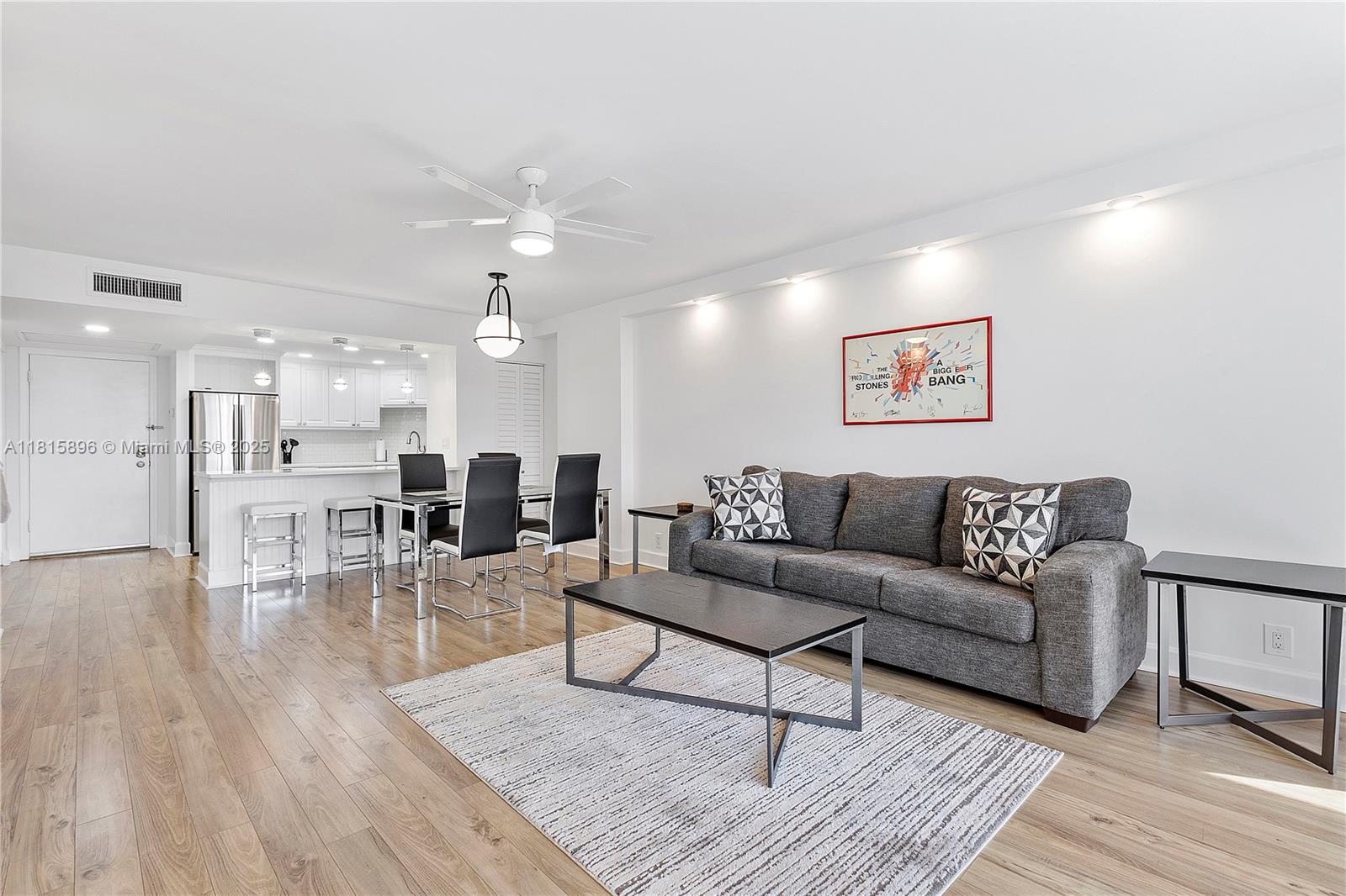 VANDERBILT TOWERS - Residential