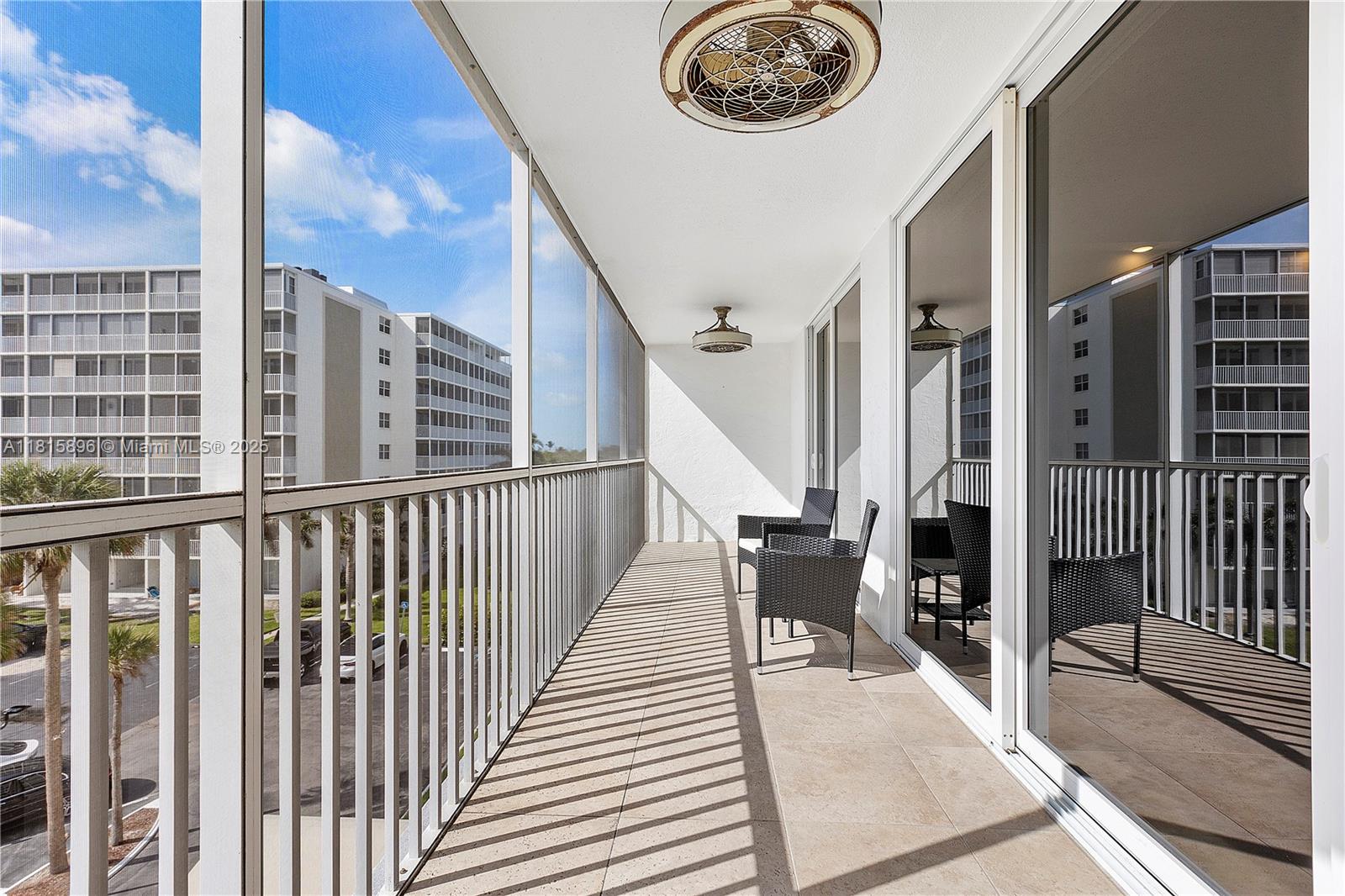 VANDERBILT TOWERS - Residential