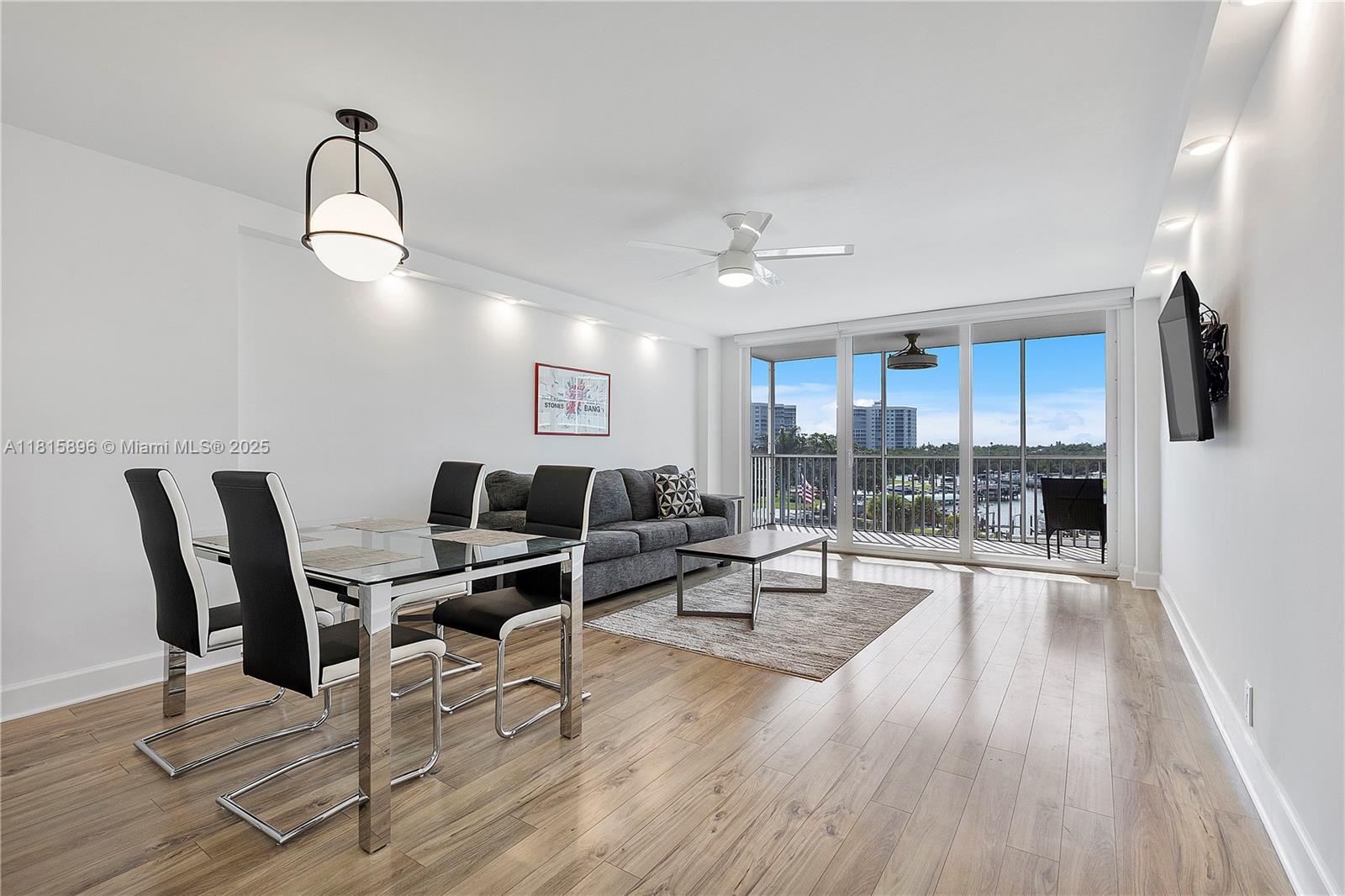 VANDERBILT TOWERS - Residential