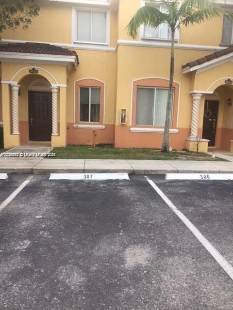 Rental Property at 2626 Se 14th Ave 307, Homestead, Miami-Dade County, Florida - Bedrooms: 3 
Bathrooms: 3  - $2,100 MO.