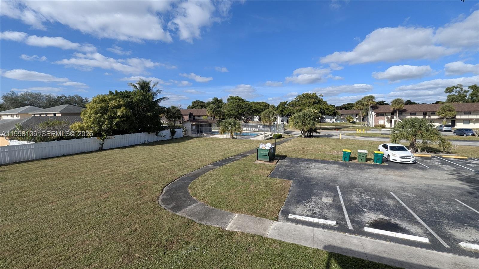 SHAKER WOODS VILLAGE - Residential Lease