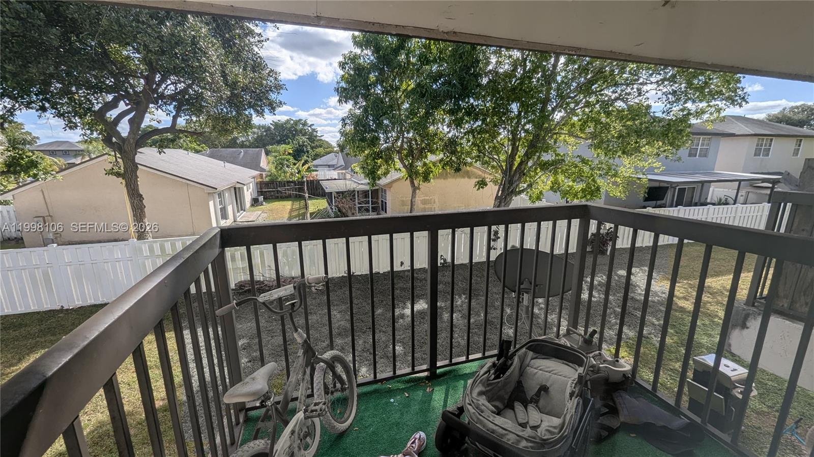 SHAKER WOODS VILLAGE - Residential Lease