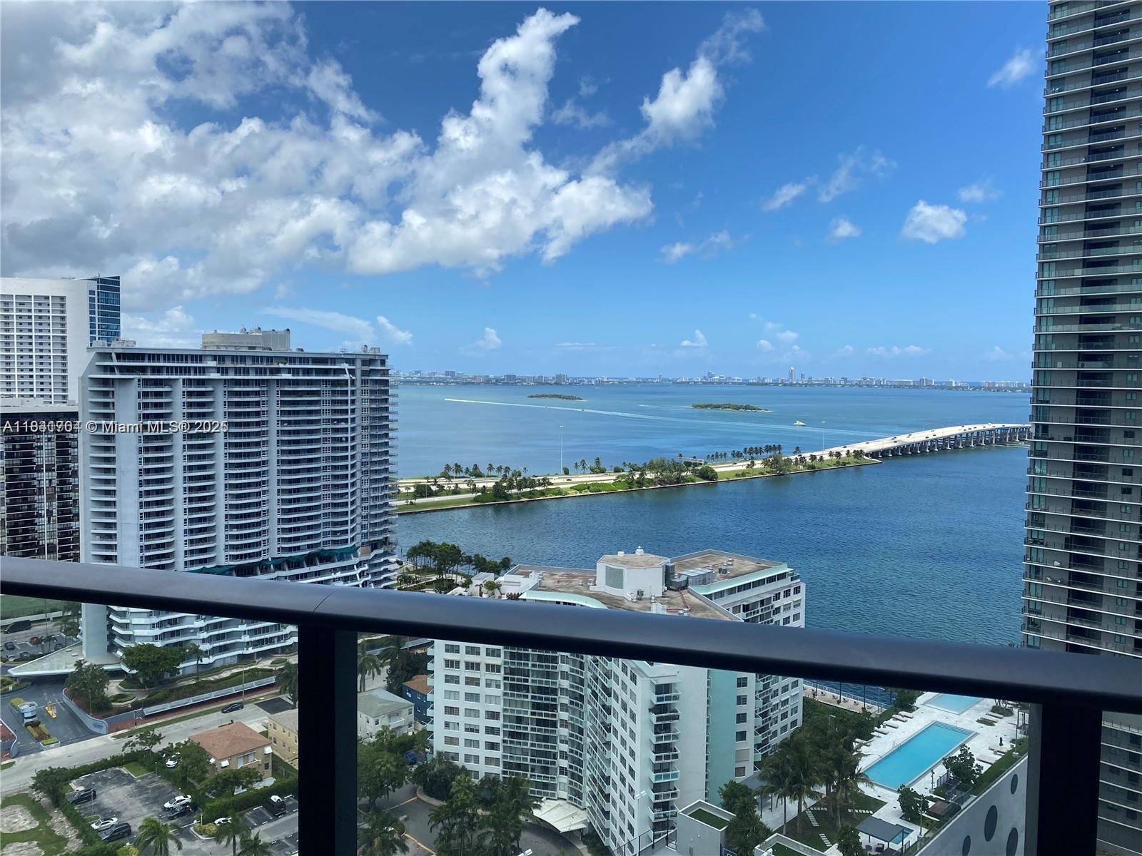 Luxury 1 B/ 1.5 B with bay and city views. Assigned covered parking space, walk-in closet, cable and internet included. Washer and dryer in unit. Full-service building with rooftop pool at 46th floors with BBQ area. Sunset pool at 5th floor, spa and sauna, state of the art gym, kid's playroom, business center, Billiard's room and Theater. Tennis and Paddle court. Security 24hs. Valet parking. Amara restaurant crossing the street.