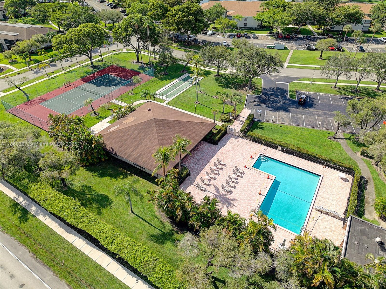 TAMARAC GARDENS CONDOMINI - Residential