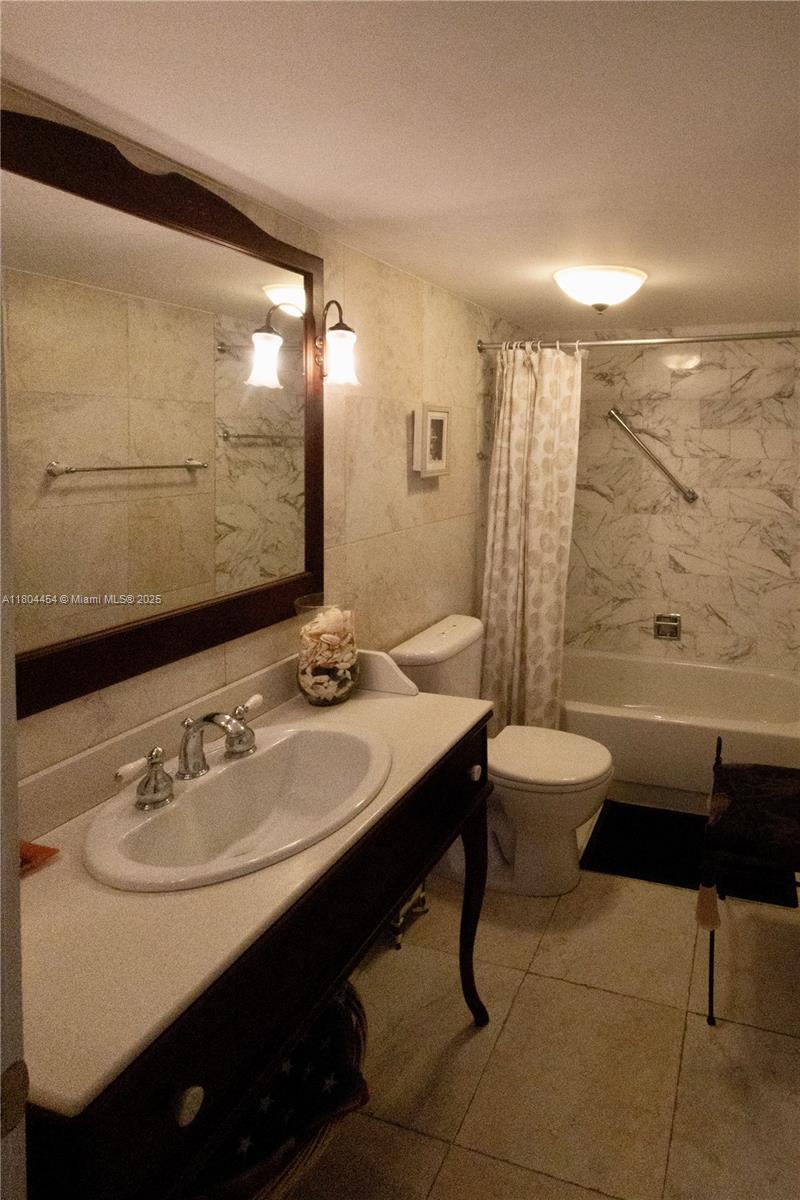 CLUB ATLANTIS CONDO - Residential