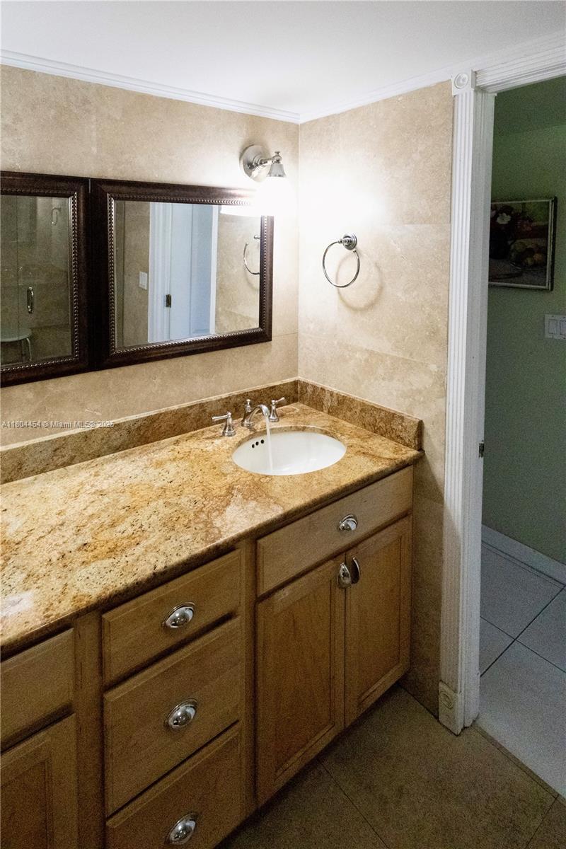 CLUB ATLANTIS CONDO - Residential