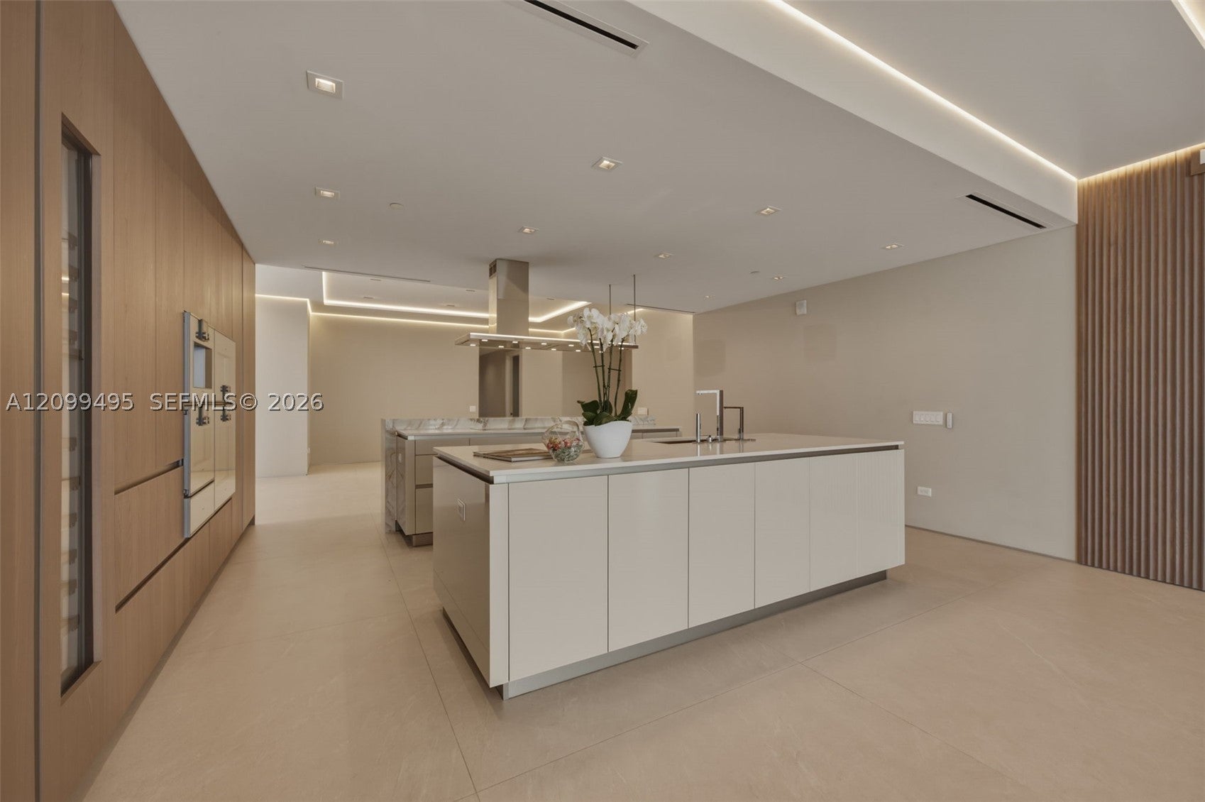 18501 Collins Ave 1404