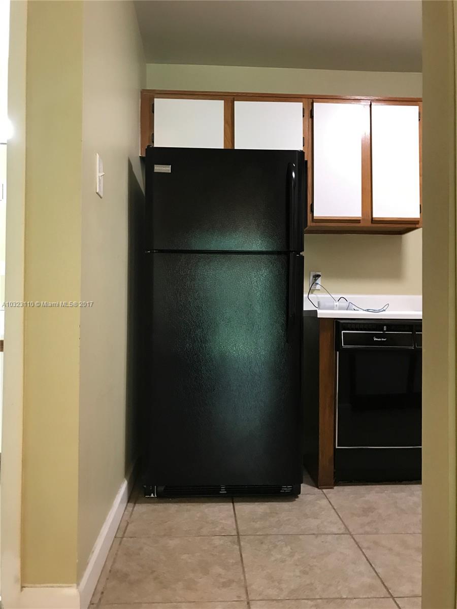 HAMMOCKS TRAILS CONDO - Residential Lease