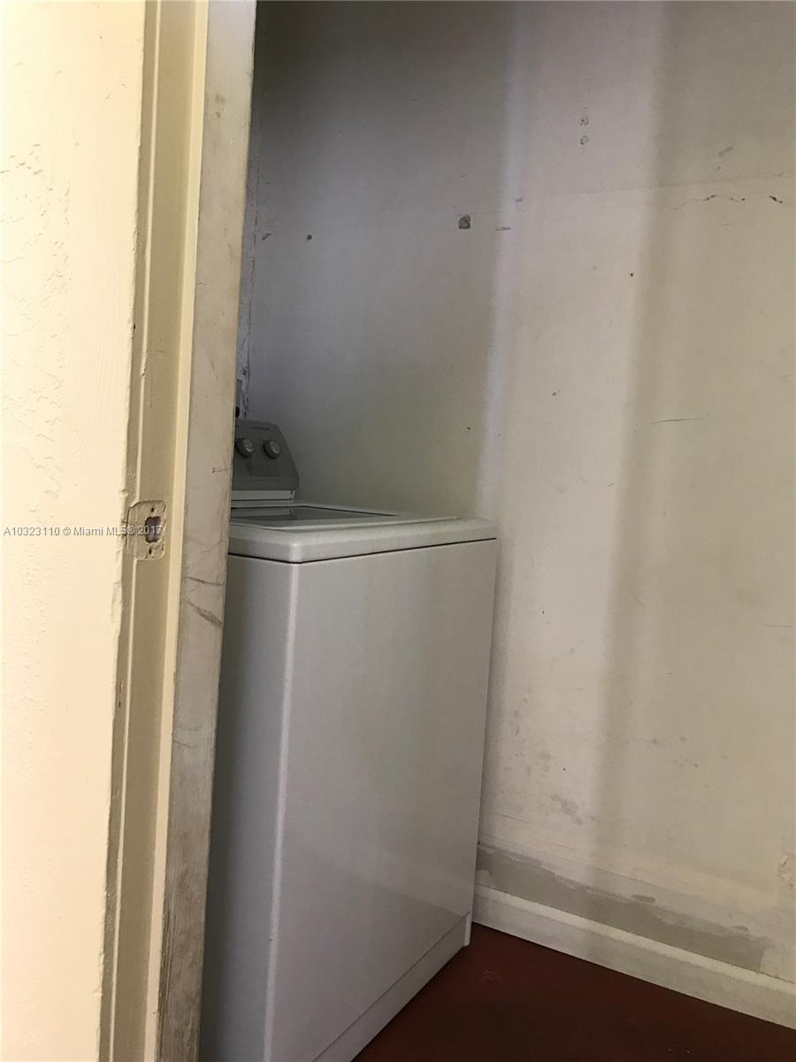 HAMMOCKS TRAILS CONDO - Residential Lease