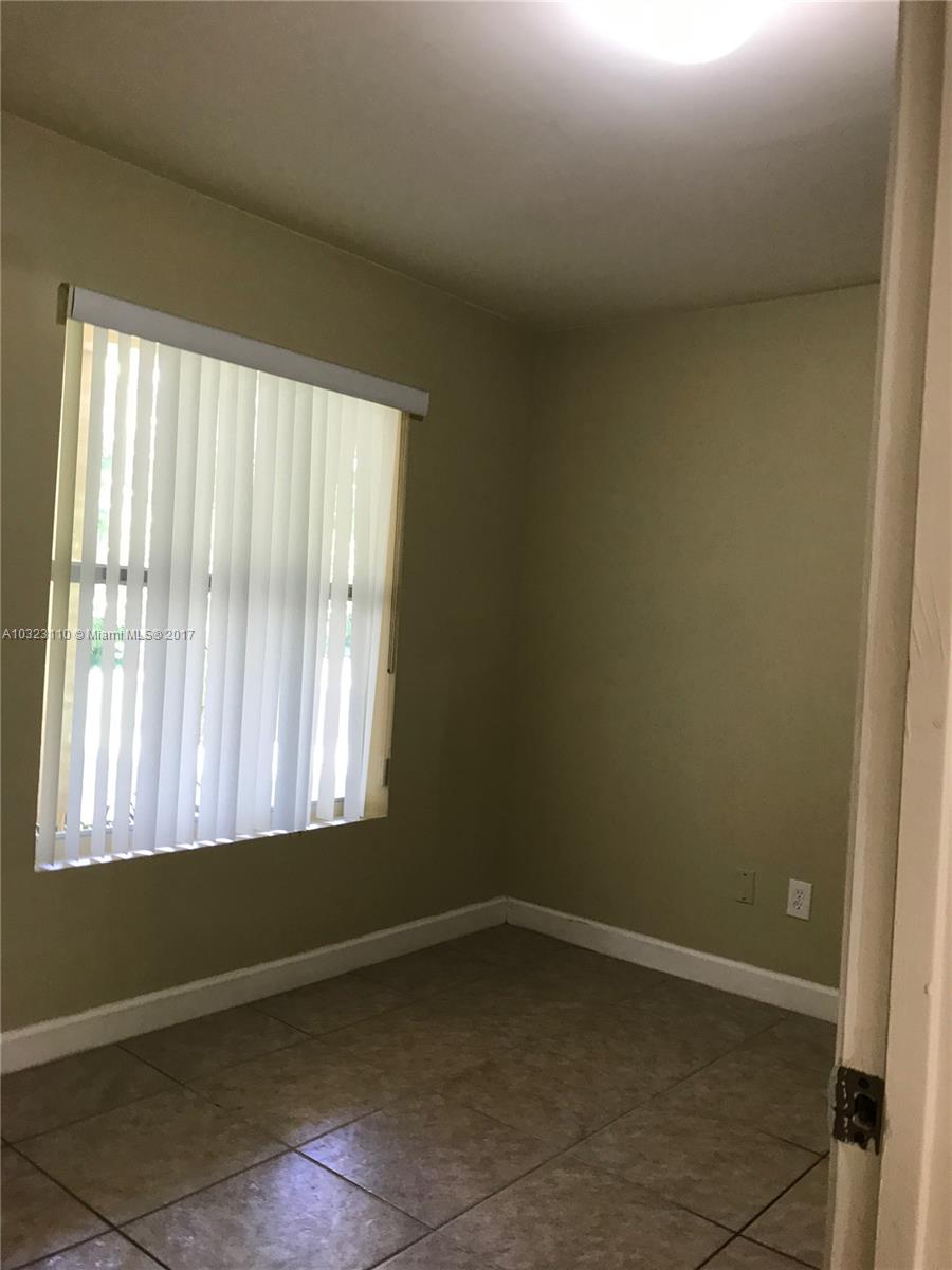 HAMMOCKS TRAILS CONDO - Residential Lease