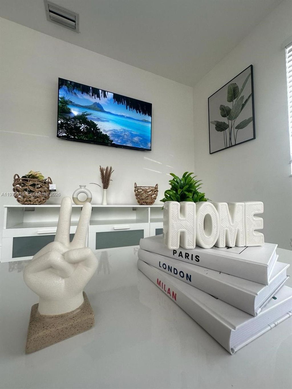 Photo of 104 NW 9th St #3, Hallandale Beach, FL 33009 (MLS # A11972818)