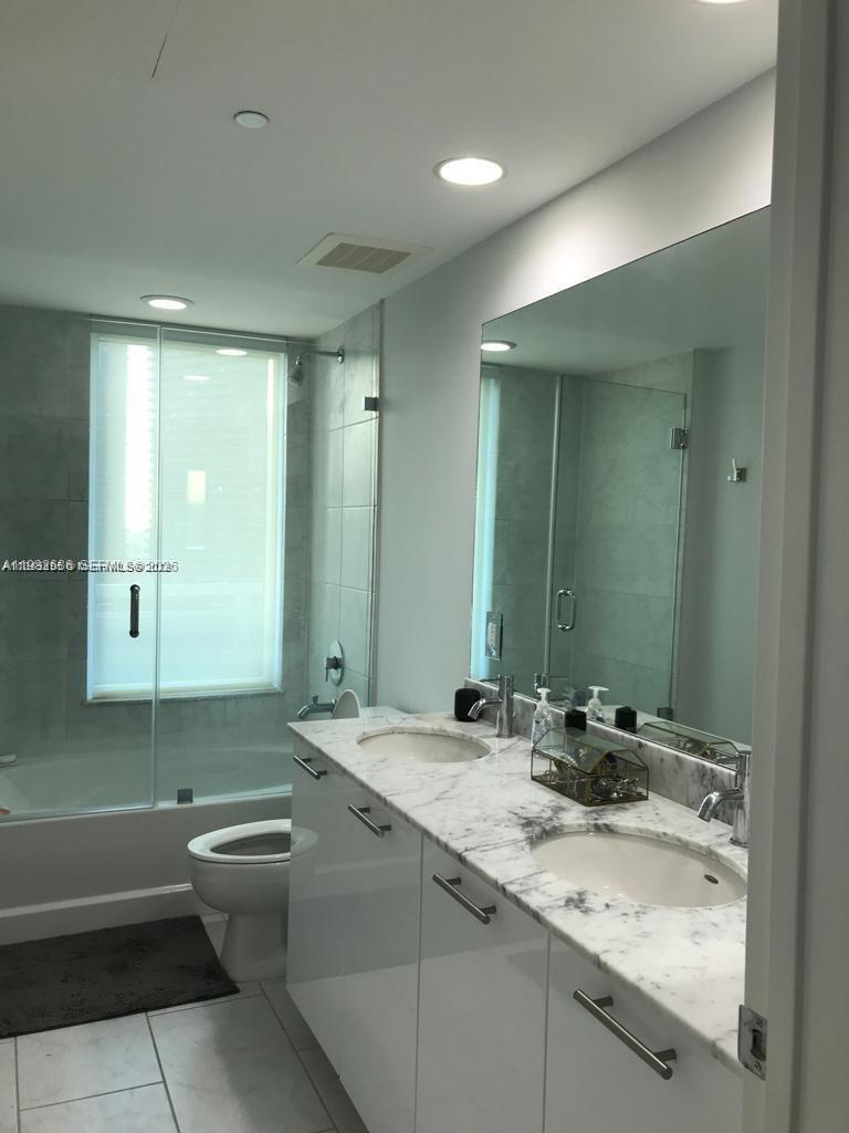 THE PLAZA 851 BRICKELL CO - Residential