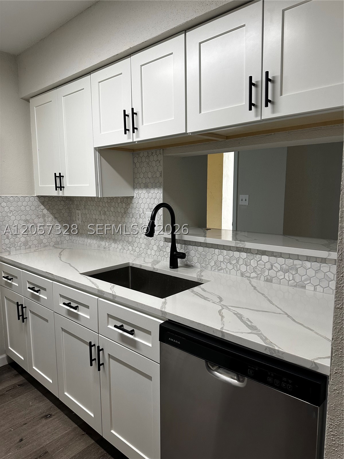 833 Riverside Dr 831