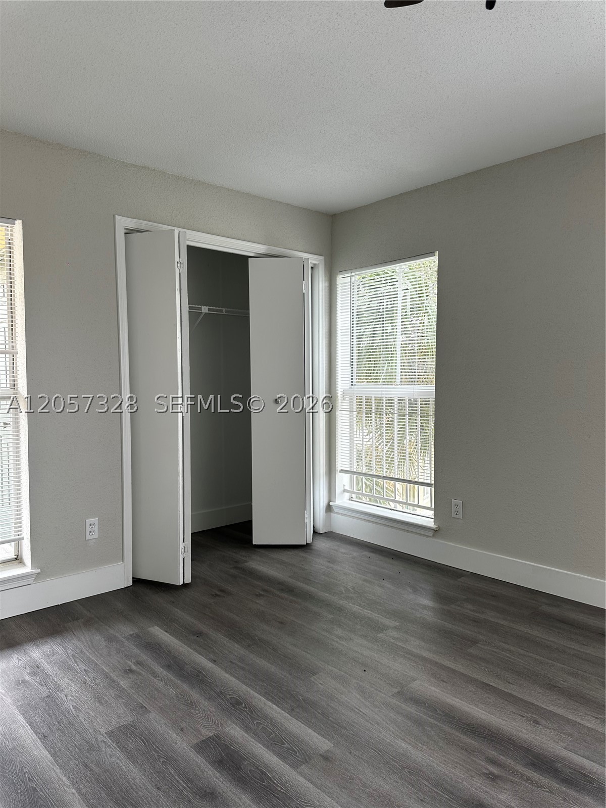 833 Riverside Dr 831