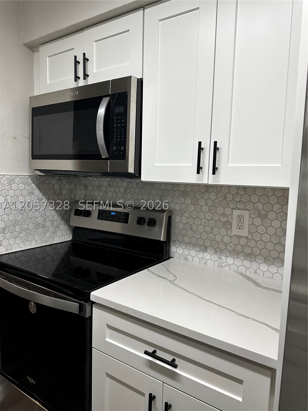 833 Riverside Dr 831
