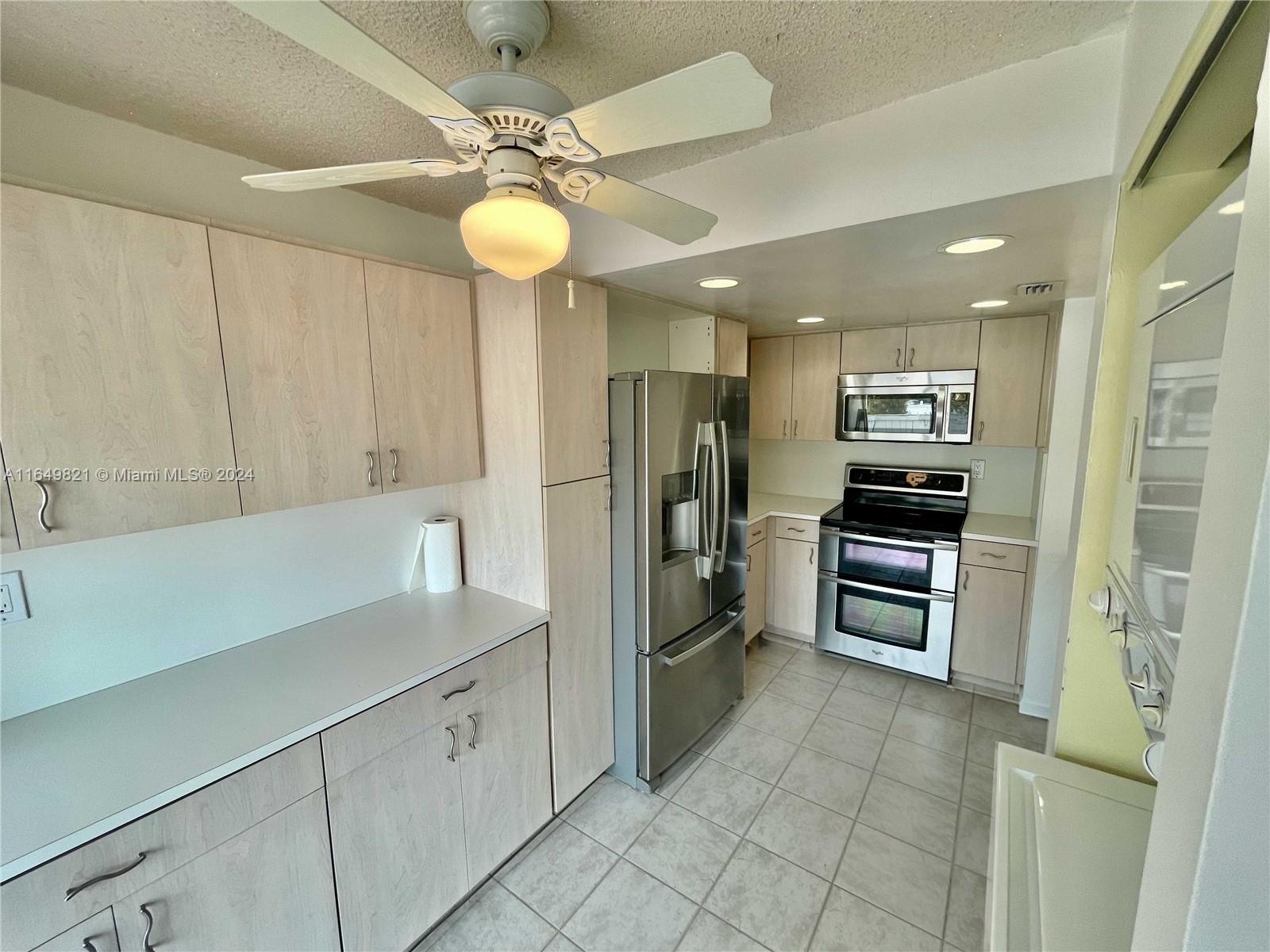 GABLES POINT II CONDO - Residential