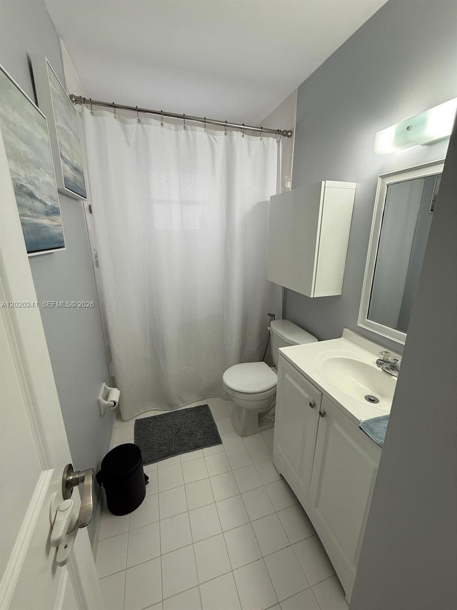 LAGO DEL REY CONDO - Residential