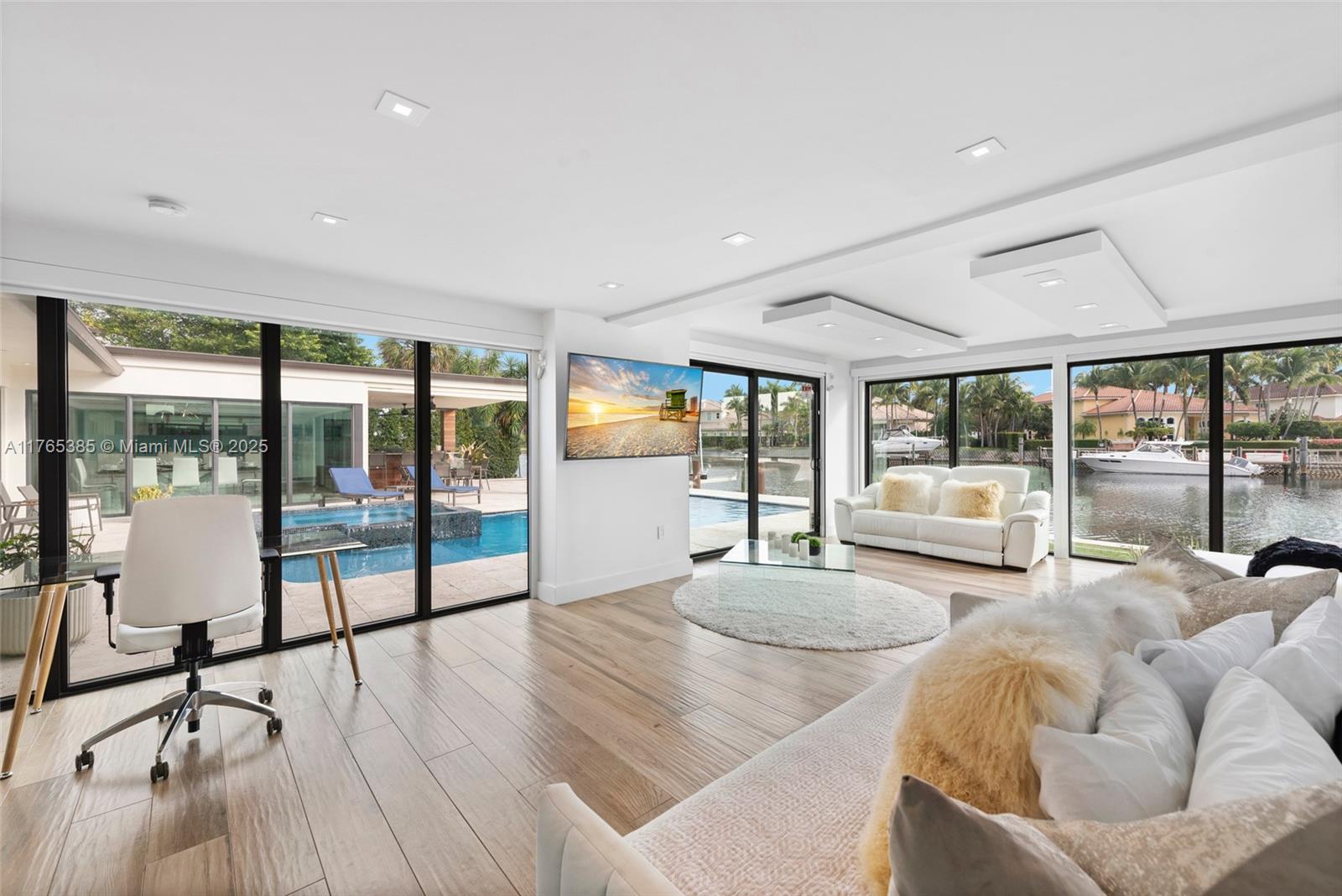 HOLLYWOOD GOLF ESTATES SE - Residential