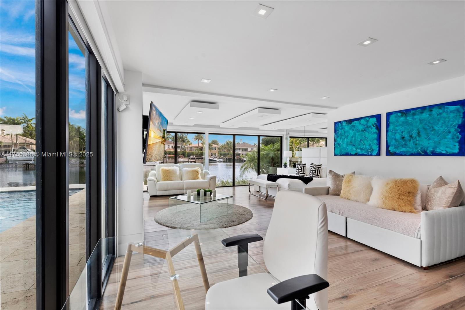 HOLLYWOOD GOLF ESTATES SE - Residential