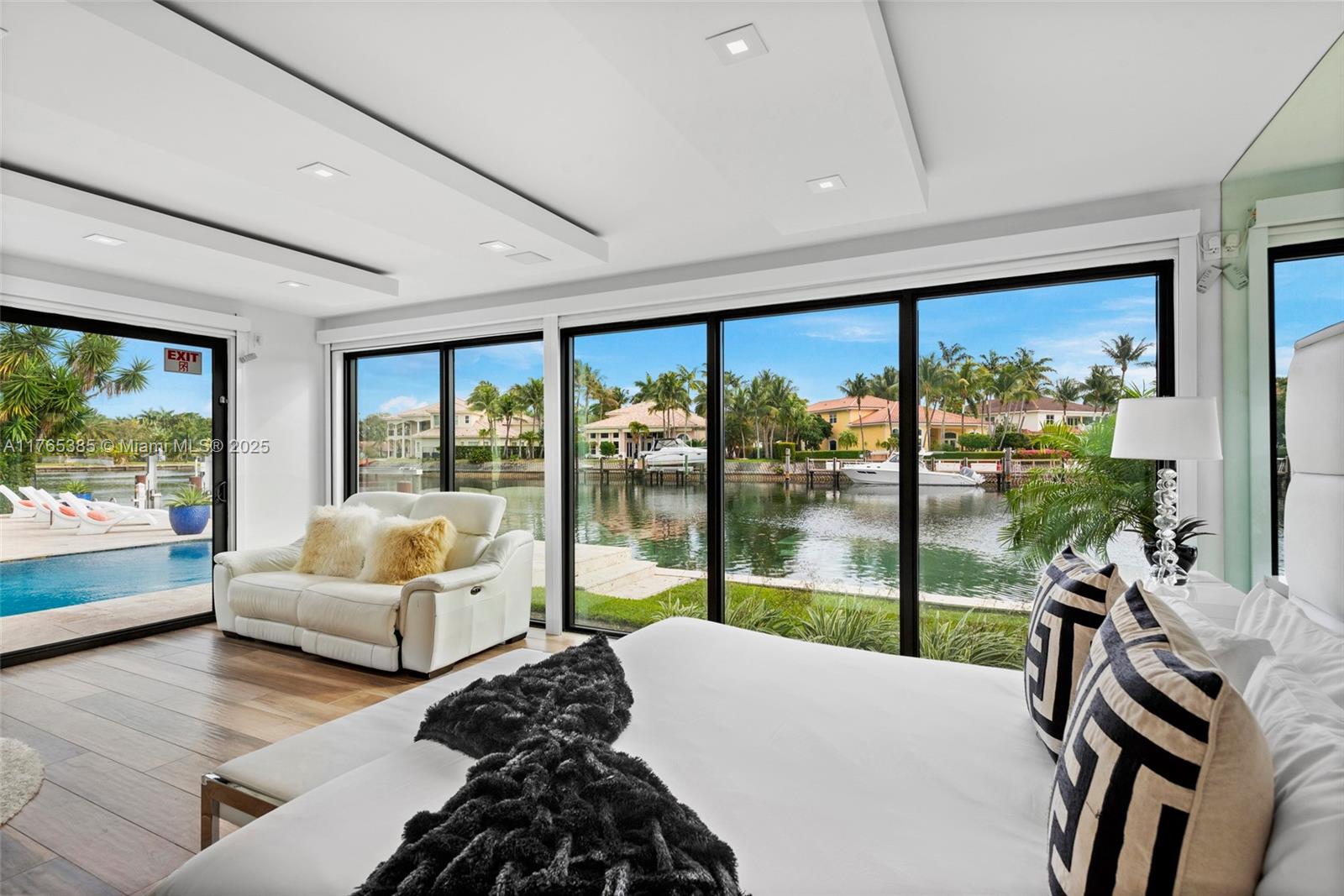 HOLLYWOOD GOLF ESTATES SE - Residential