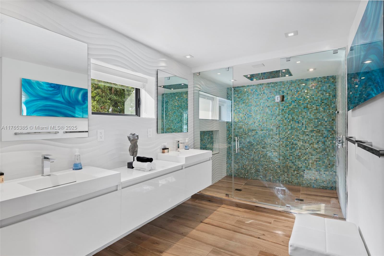 HOLLYWOOD GOLF ESTATES SE - Residential