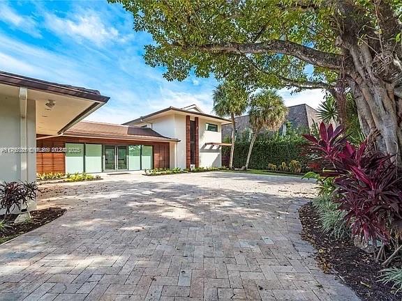 HOLLYWOOD GOLF ESTATES SE - Residential