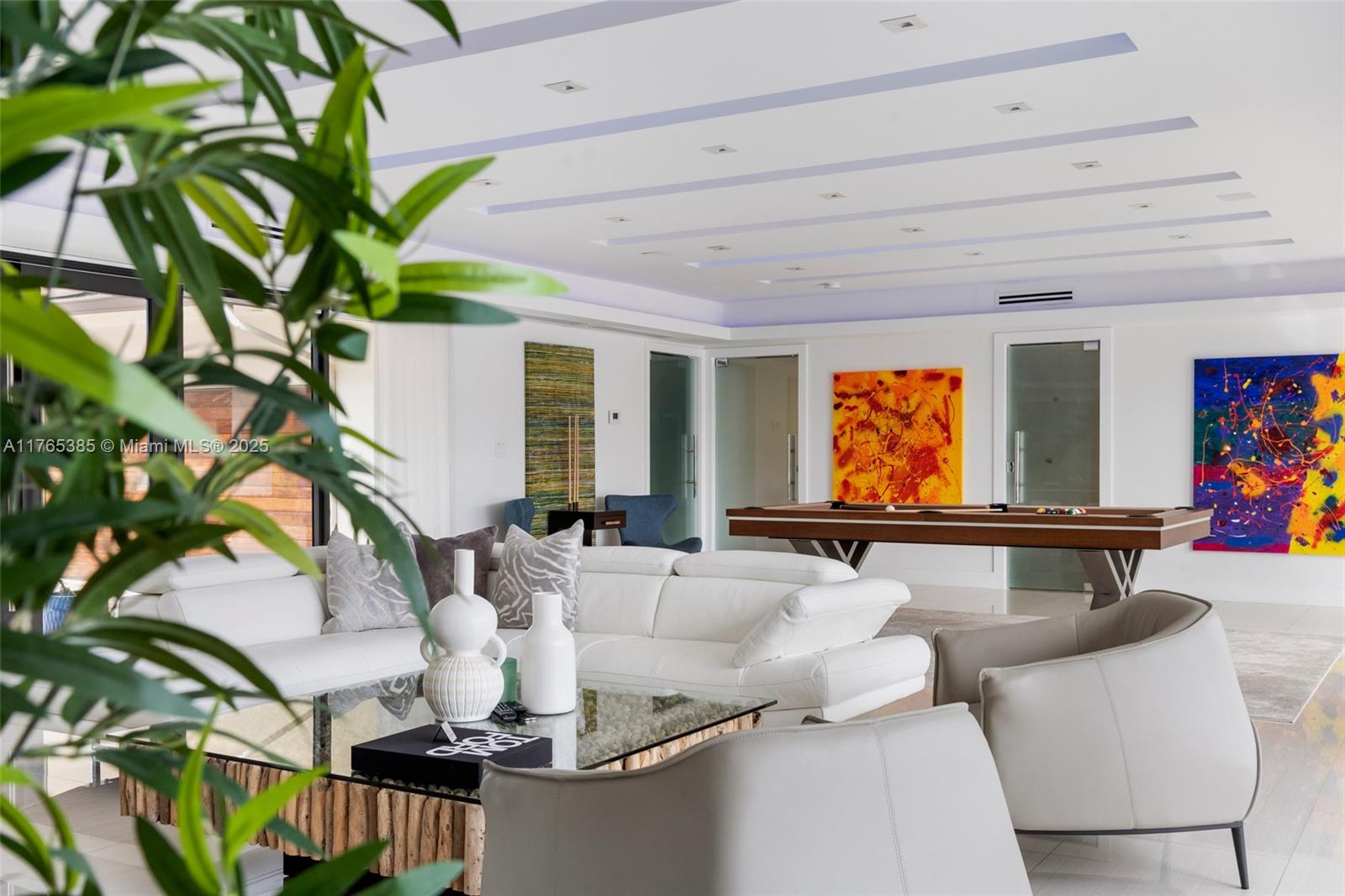 HOLLYWOOD GOLF ESTATES SE - Residential