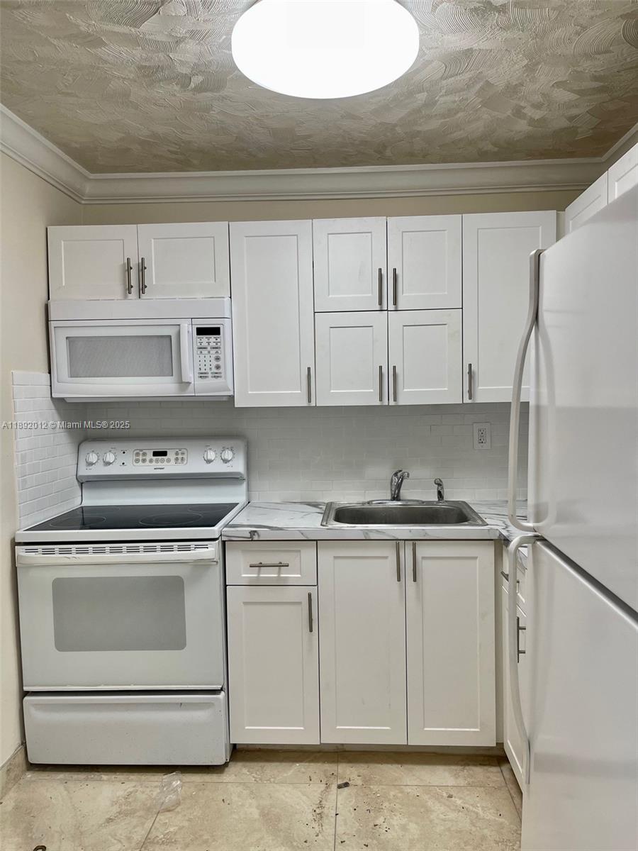 LOS SUENOS CONDO - Residential Lease