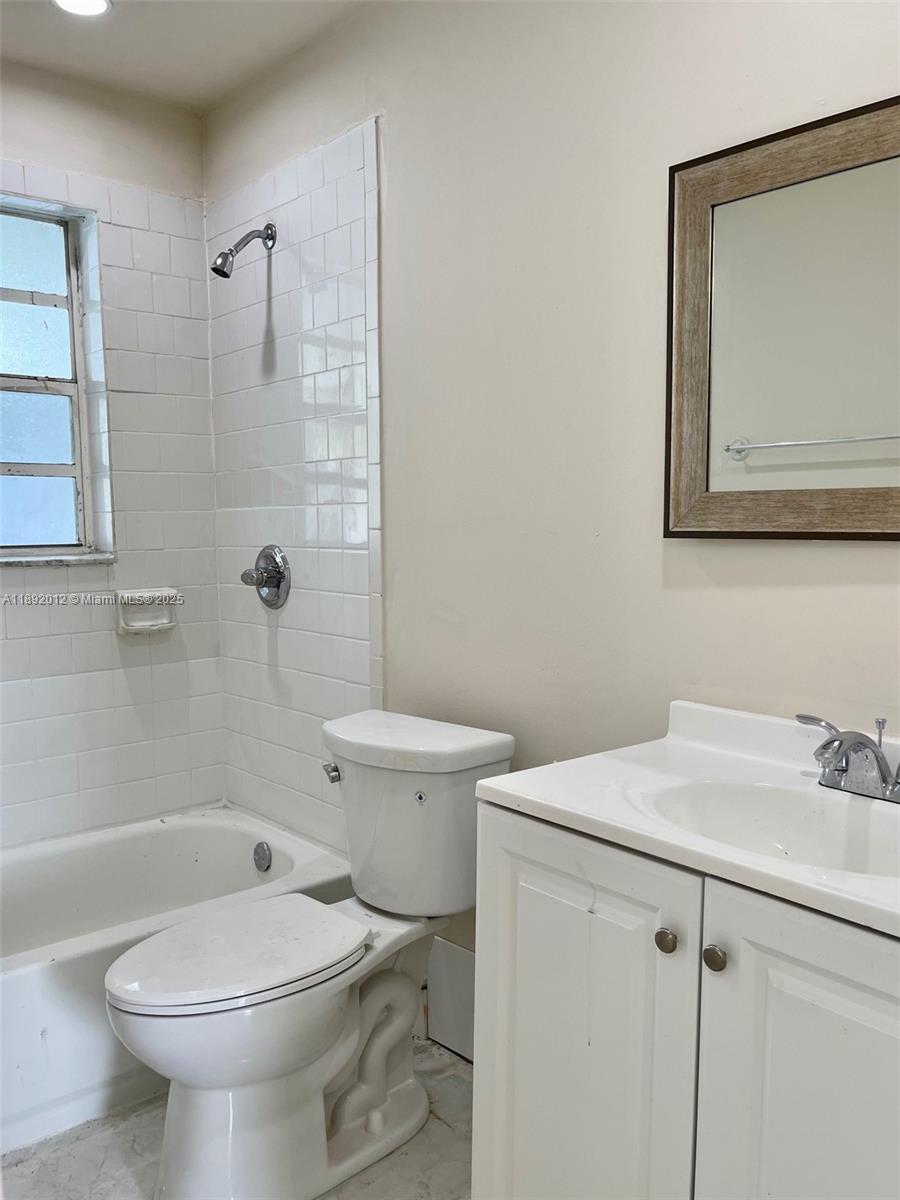 LOS SUENOS CONDO - Residential Lease