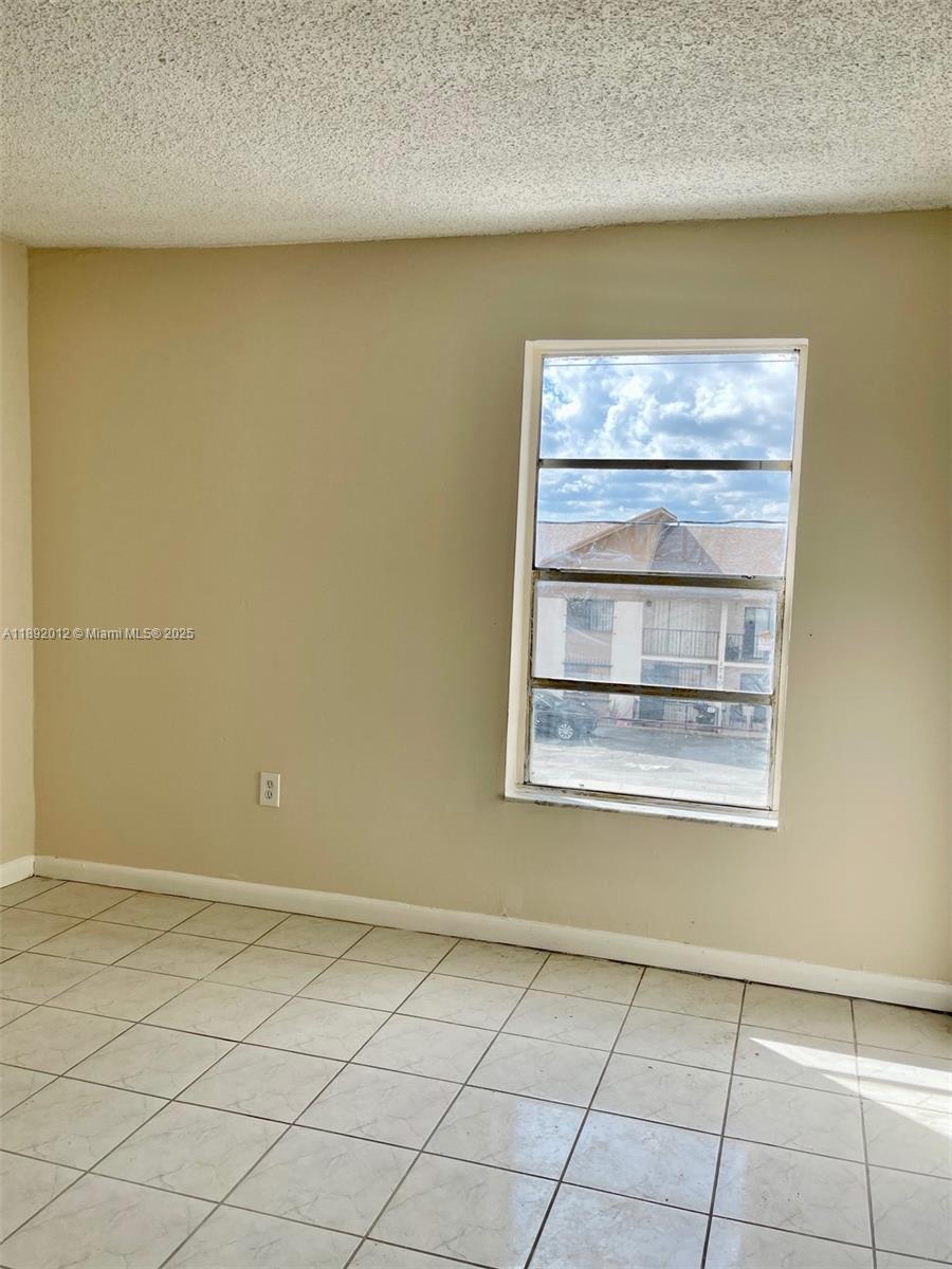 LOS SUENOS CONDO - Residential Lease