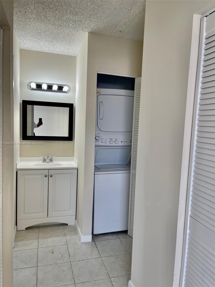 LOS SUENOS CONDO - Residential Lease