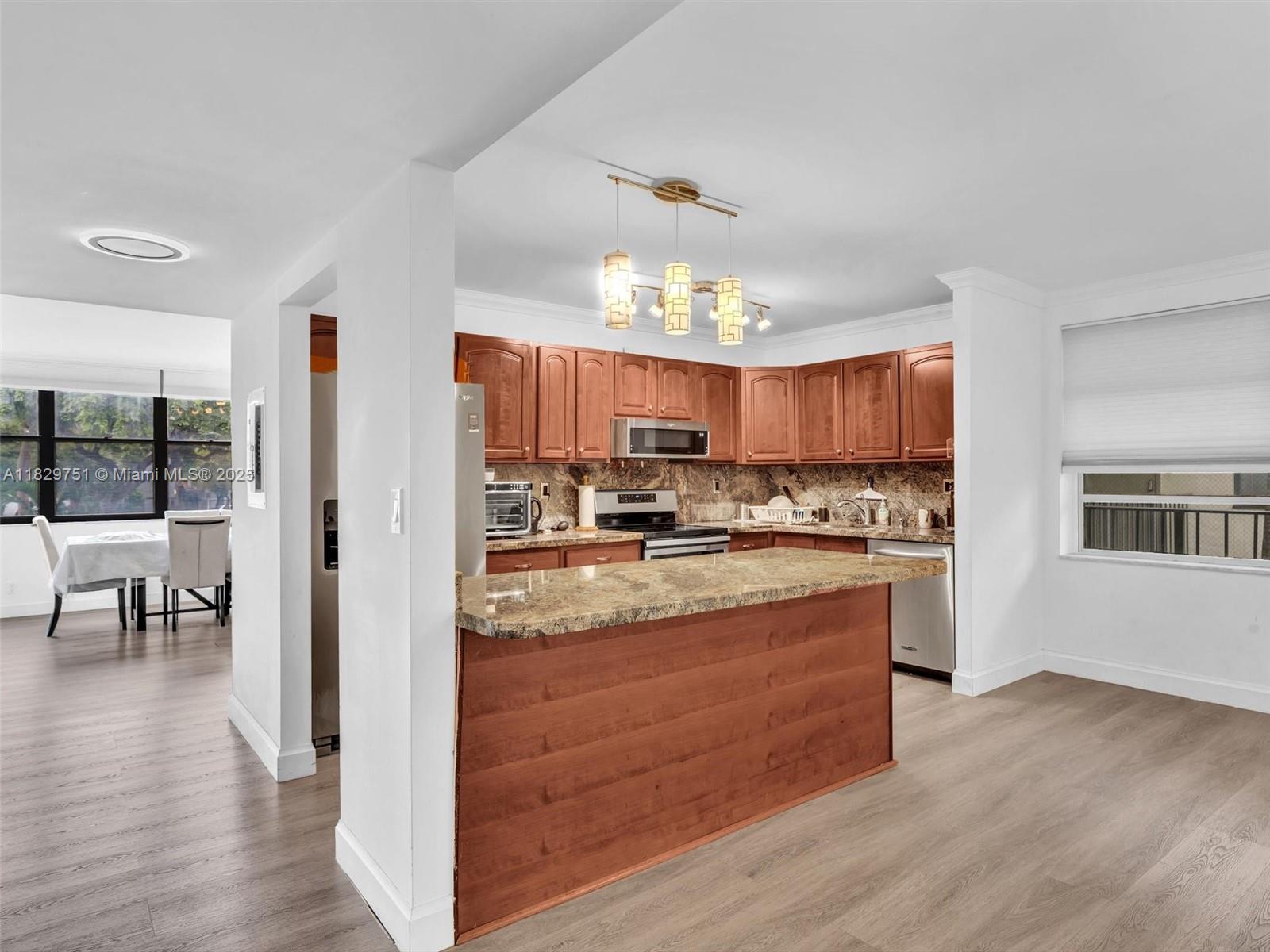 Bright & Spacious 3BD/2BA in the Heart of Aventura! Welcome to this beautifully maintained 3-bedroom, 2-bathroom apartment in Villa Dorada, Building 7-208. Featuring laminate flooring throughout and plenty of natural light, this spacious layout is perfect for comfortable living and entertaining. Enjoy a closed balcony with glass doors and large windows that create a warm, inviting atmosphere. Live in the heart of Aventura, close to shopping centers, restaurants, and houses of worship, and experience the vibrant, walkable lifestyle you’re looking for.
Don’t miss out—call today for more information or to schedule a private showing!