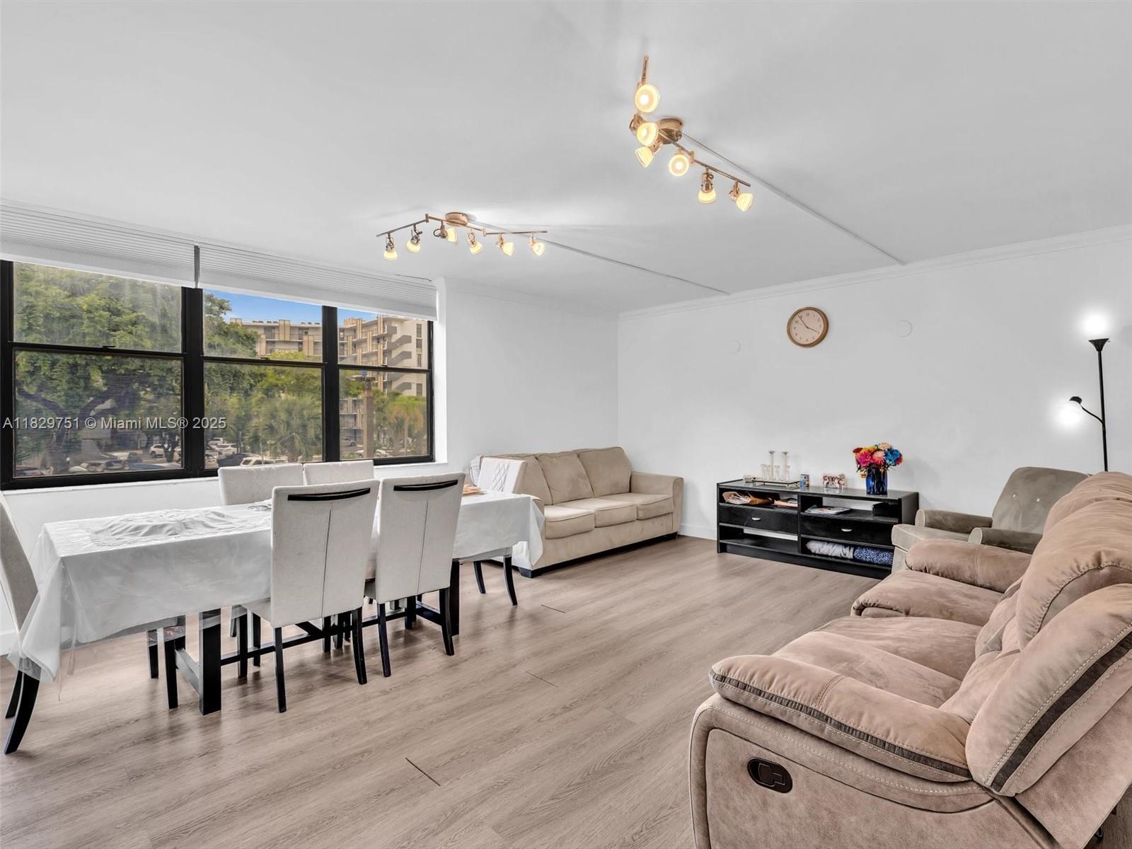 VILLA DORADA CONDO NO 2 - Residential