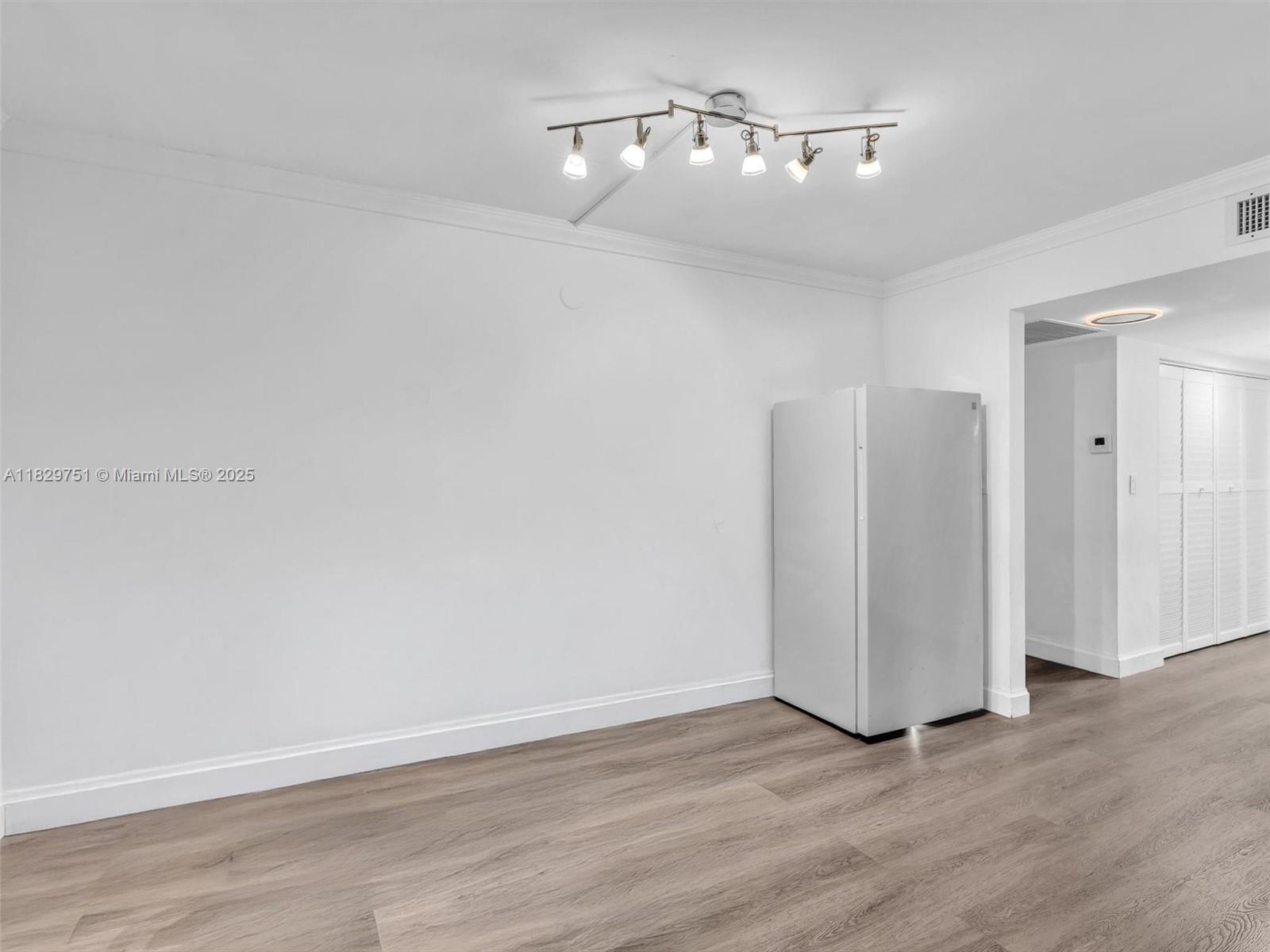 VILLA DORADA CONDO NO 2 - Residential